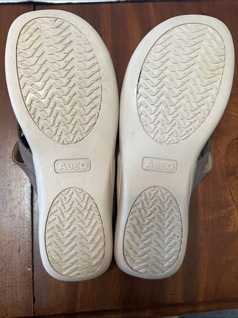 Abeo Oasis Thong Sandals - Picture 6 of 6